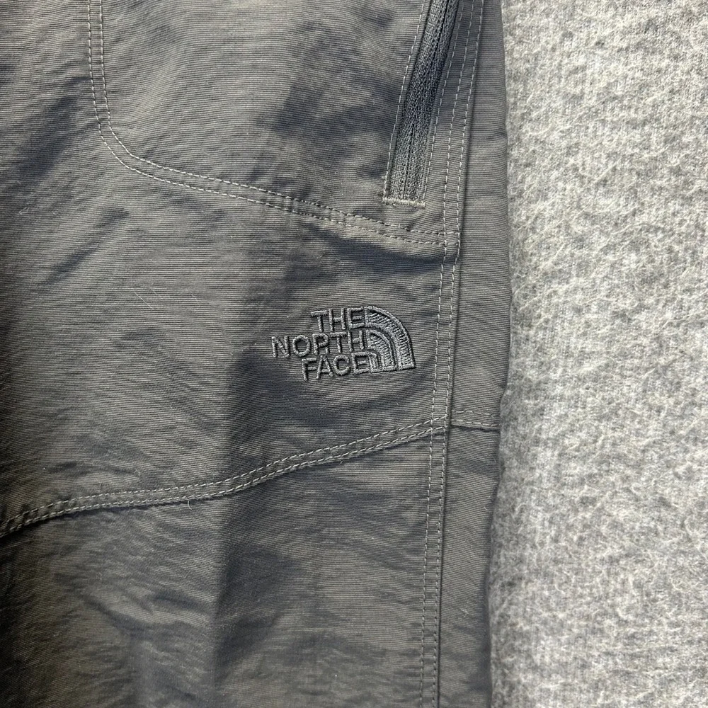 The North Face Mens Gray Nylon Hiking Cargo Pants Straight Leg Size 36 Regular